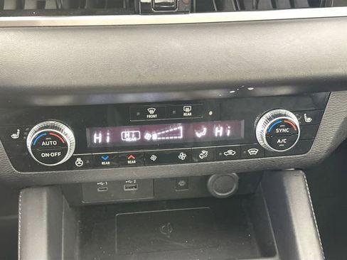 Used 2024 Mitsubishi Outlander SEL image 15