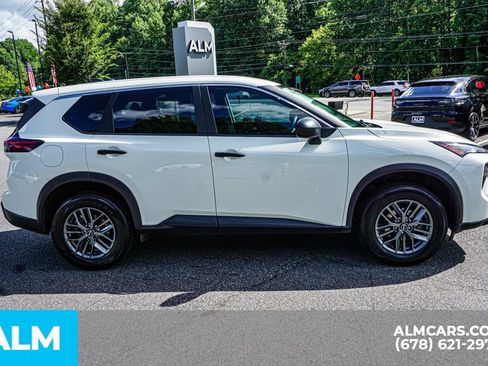 Used 2024 Nissan Rogue S FWD image 8