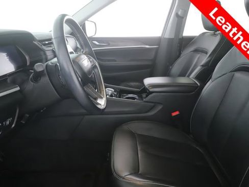 Used 2022 Jeep Grand Cherokee L Limited image 16