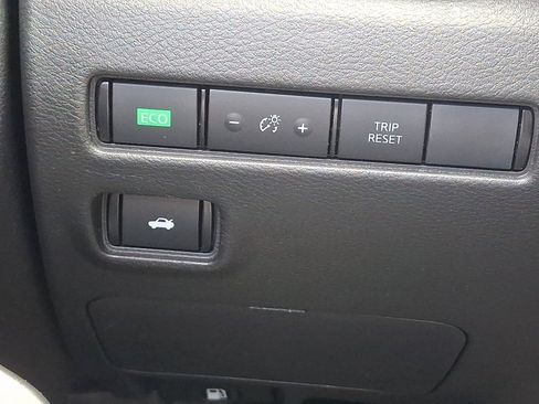 Used 2024 Nissan Sentra SV FWD image 25