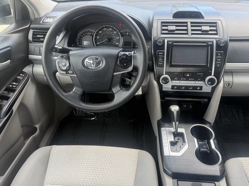 Used 2012 Toyota Camry LE image 7