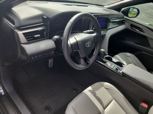 Used 2025 Toyota Camry SE FWD image 18