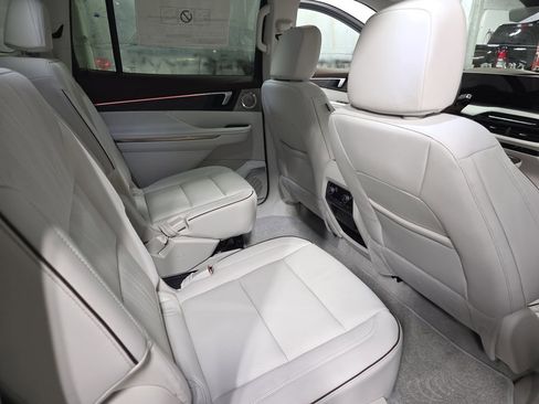 New 2026 Buick Enclave Avenir w/ Super Cruise Package AWD/4WD image 11