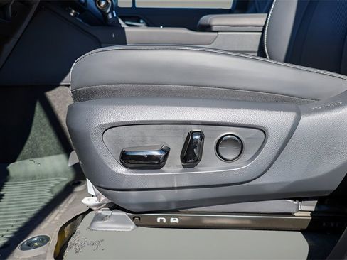 Used 2025 Lexus GX 550 image 20