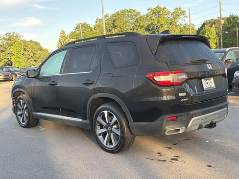 Used 2025 Honda Pilot Elite image 9