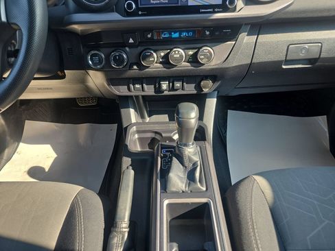 Used 2021 Toyota Tacoma TRD Sport AWD/4WD image 12