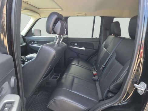 Used 2010 Jeep Liberty Limited AWD/4WD image 7