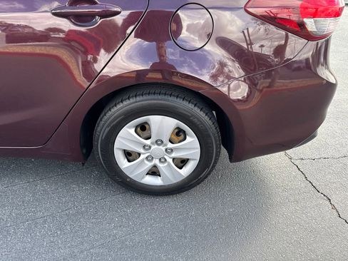 Certified 2017 Kia Forte LX FWD image 11
