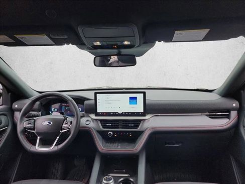 Used 2025 Ford Explorer ST-Line w/ Premium Package image 16