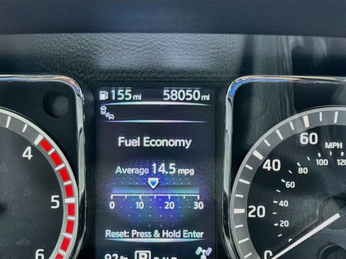 Used 2016 Nissan Titan SL AWD/4WD image 8