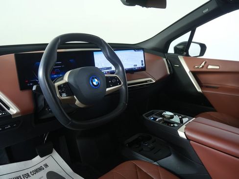 Used 2024 BMW iX xDrive50 w/ Premium Package AWD/4WD image 12