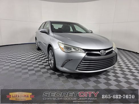 Used 2016 Toyota Camry XLE image 1
