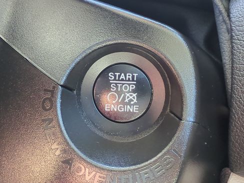 Used 2022 Jeep Renegade Limited image 20