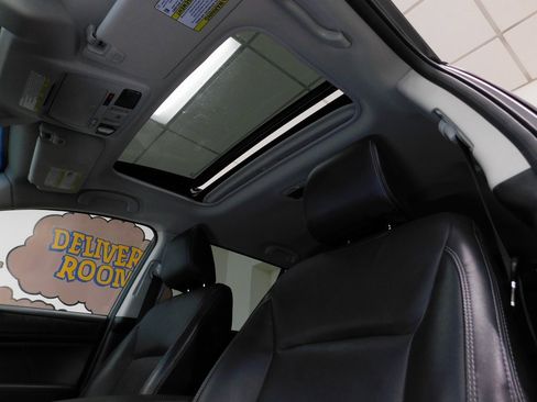 Used 2018 Subaru Outback 2.5i Limited image 42