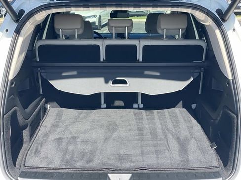 Used 2023 Mercedes-Benz EQB 300 4MATIC image 36