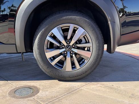 New 2025 Nissan Pathfinder SL image 8