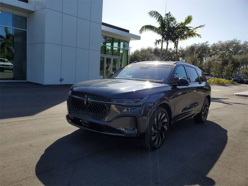 Certified 2024 Lincoln Nautilus Reserve w/ Equipment Group 203A image 2