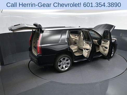 Used 2019 Cadillac Escalade Premium Luxury AWD/4WD image 50