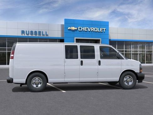 New 2026 Chevrolet Express 3500 Extended RWD image 5