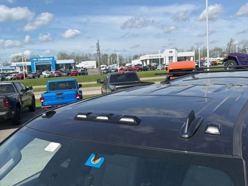 Used 2024 Chevrolet Silverado 2500 LTZ w/ LTZ Convenience Package image 9