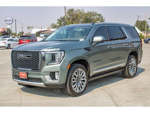 Used 2024 GMC Yukon Denali w/ Advanced Technology Package AWD/4WD image 4