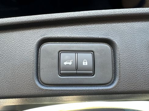 New 2026 Nissan Pathfinder SL image 34