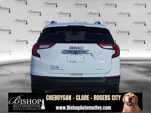 Used 2023 GMC Terrain SLE w/ Driver Convenience Package image 19