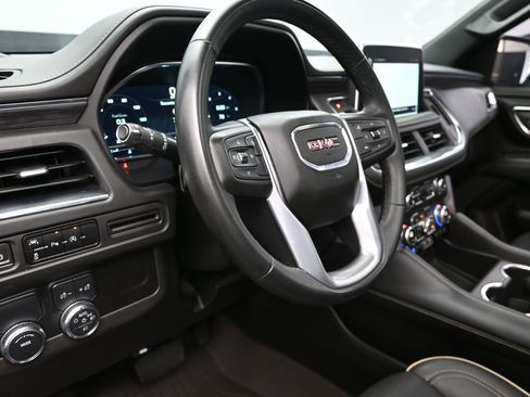 Used 2023 GMC Yukon SLT image 12