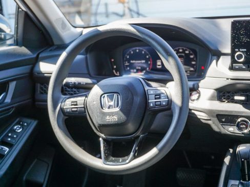 Used 2025 Honda Accord SE image 16
