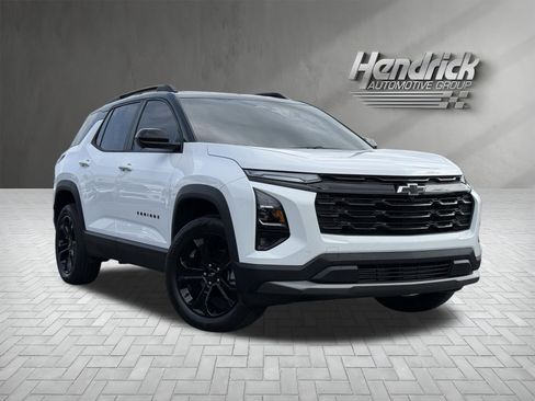 Used 2026 Chevrolet Equinox LT w/ Convenience Package II FWD image 2