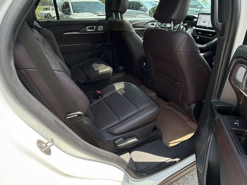 Used 2025 Ford Explorer Platinum w/ Ultimate Package RWD image 22