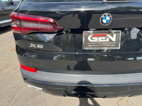 Used 2022 BMW X5 xDrive40i w/ Parking Assistance Package AWD/4WD image 38