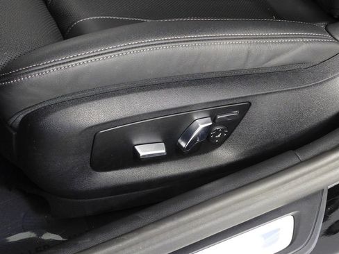 Used 2023 BMW 530e w/ Premium Package image 22