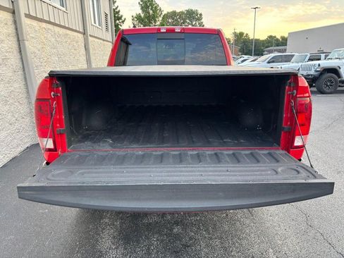 Used 2020 RAM 1500 Classic SLT w/ Luxury Group RWD image 7