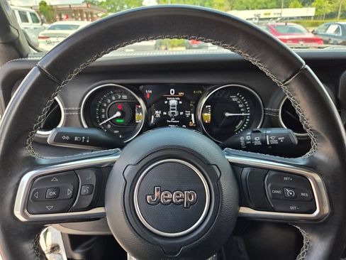 Used 2022 Jeep Wrangler Unlimited Sahara AWD/4WD image 24