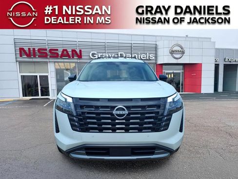 New 2026 Nissan Pathfinder SL FWD image 2