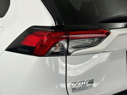 Used 2022 Toyota RAV4 XLE w/ Convenience Package AWD/4WD image 36