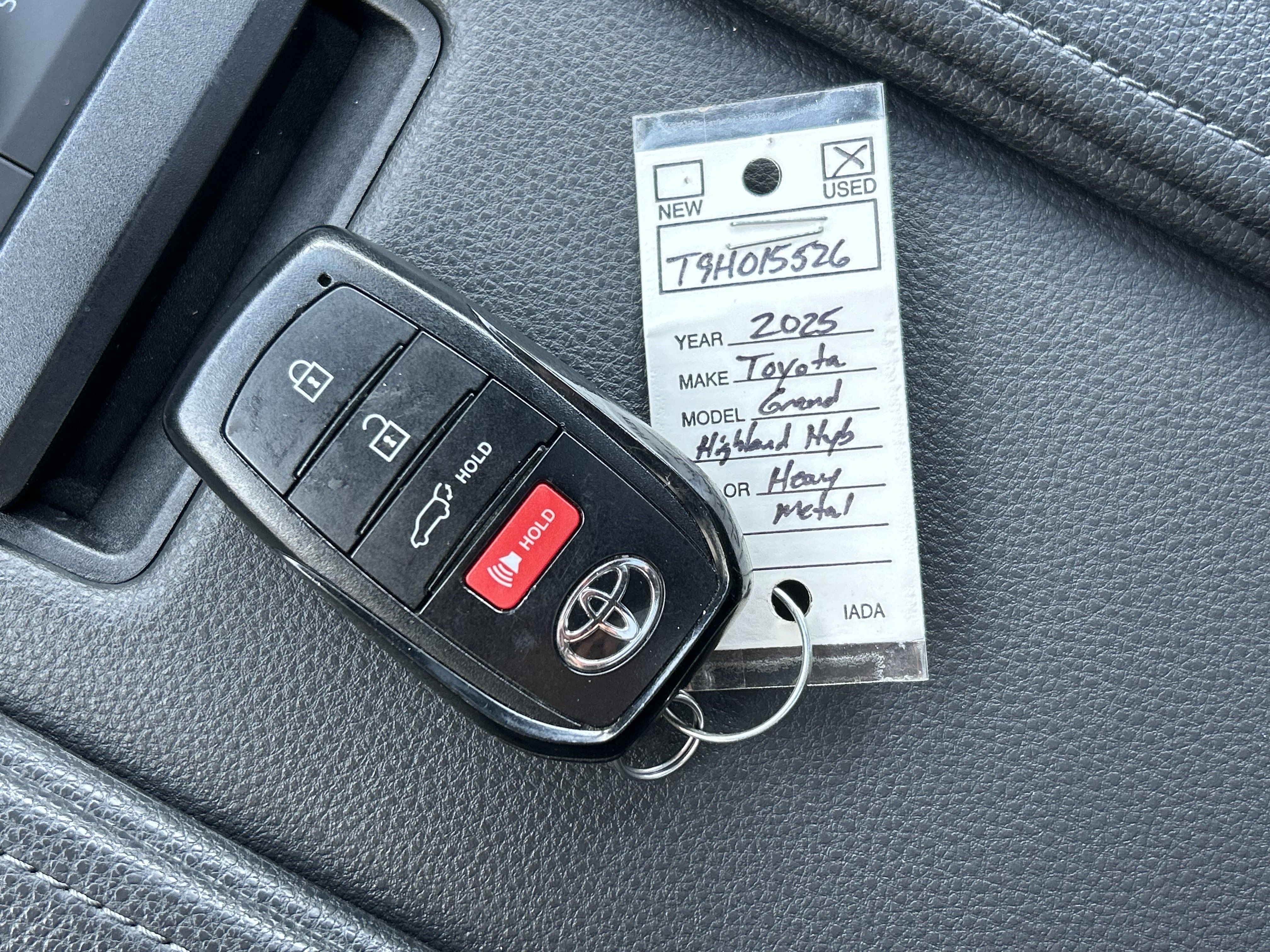 Used 2025 Toyota Grand Highlander AWD Hybrid image 40