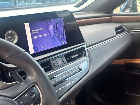 Used 2024 Lexus ES 350 w/ Premium Package FWD image 3
