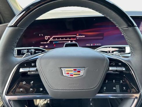 Certified 2025 Cadillac Escalade Premium Luxury Platinum AWD/4WD image 29