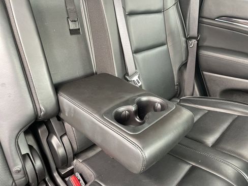 Used 2020 Jeep Grand Cherokee Overland AWD/4WD image 24