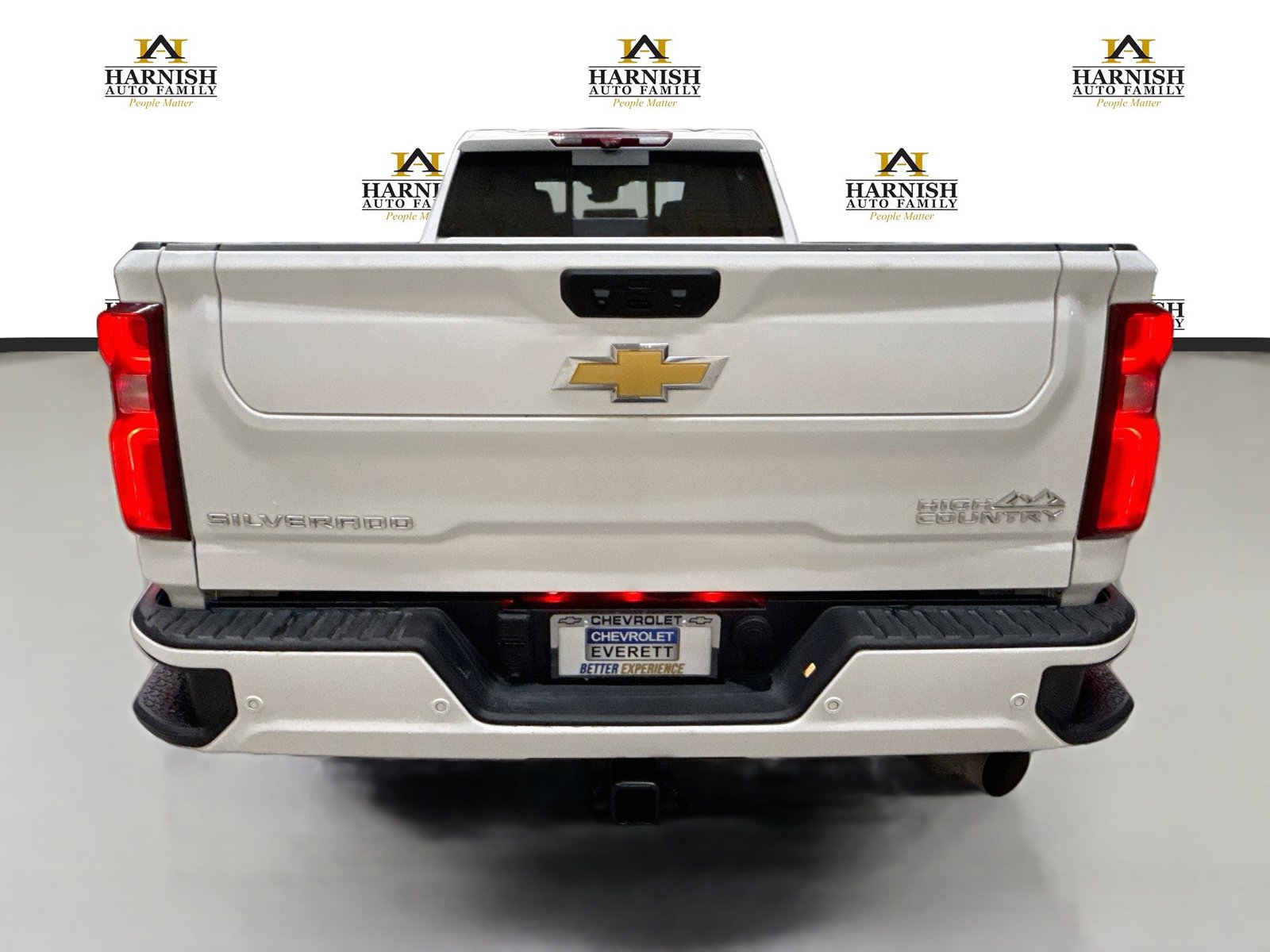 Used 2024 Chevrolet Silverado 3500 High Country w/ High Country Premium Package AWD/4WD image 6