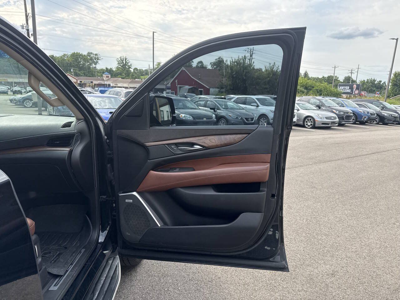 Used 2017 Cadillac Escalade ESV Luxury RWD image 22
