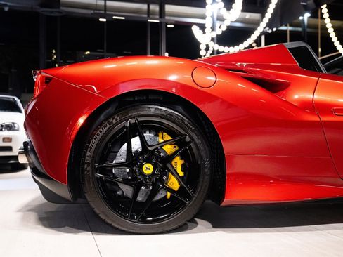 Used 2022 Ferrari F8 Tributo image 10