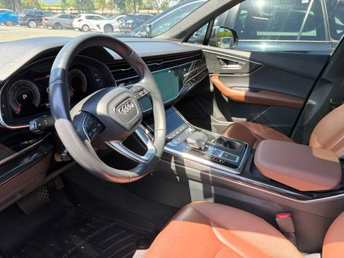 Used 2020 Audi Q7 3.0T Premium Plus w/ Premium Plus Package AWD/4WD image 11