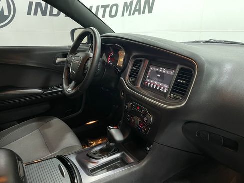 Used 2018 Dodge Charger SXT w/ Blacktop Package image 18