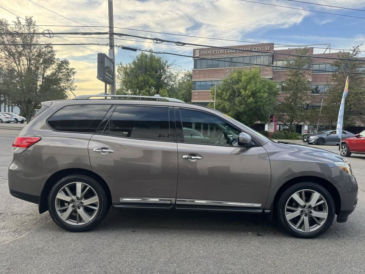 Used 2014 Nissan Pathfinder Platinum w/ Platinum Premium Package AWD/4WD image 7