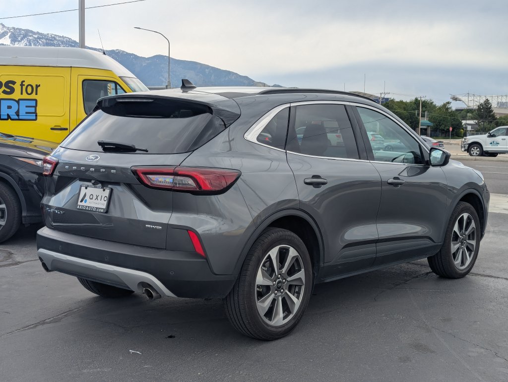 Used 2025 Ford Escape Platinum AWD/4WD image 4
