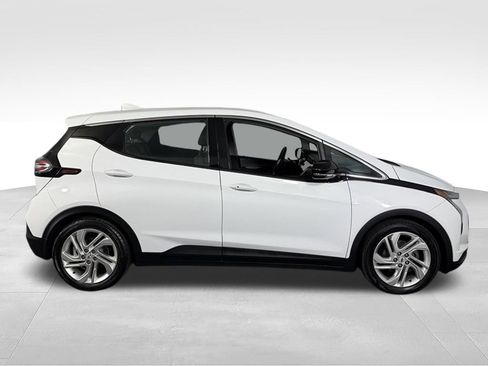 Used 2023 Chevrolet Bolt LT w/ Driver Confidence Package FWD image 5