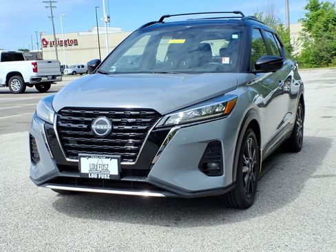 Used 2023 Nissan Kicks SR FWD image 2